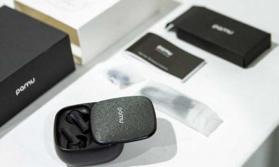 Complete Wireless Headphones That Can Charge Smartphones